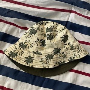 H&M Reversible palm Trees Bucket Hat